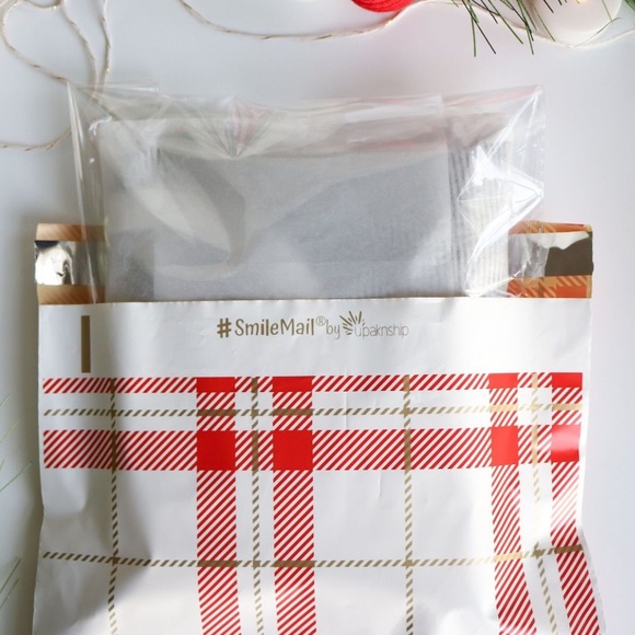 25 10X13 Plaid Poly Mailers XMAS PRICE FIRM - Picture 3 of 4